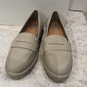 NWOT: DV by Dolce Vita Beige Loafers